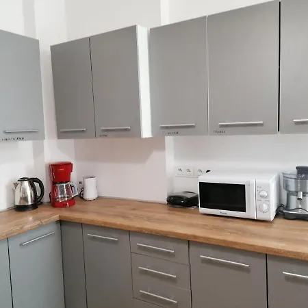 Apartment Tulip - Jednoosobowy Nr 1 Ze Wspolna Lazienka I Kuchnia