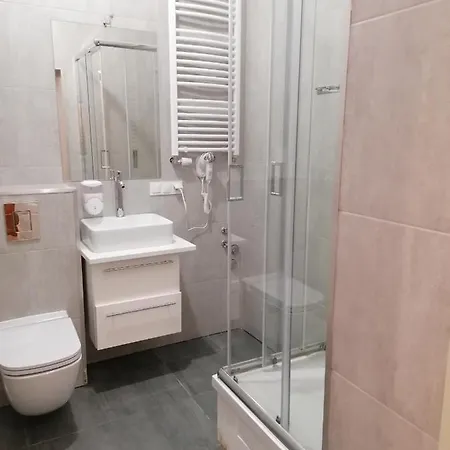 Tulip - Jednoosobowy Nr 1 Ze Wspolna Lazienka I Kuchnia Apartment *