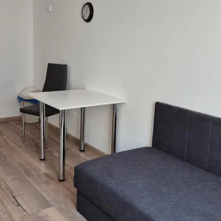 Апартаменти Tulip - Jednoosobowy Nr 1 Ze Wspolna Lazienka I Kuchnia